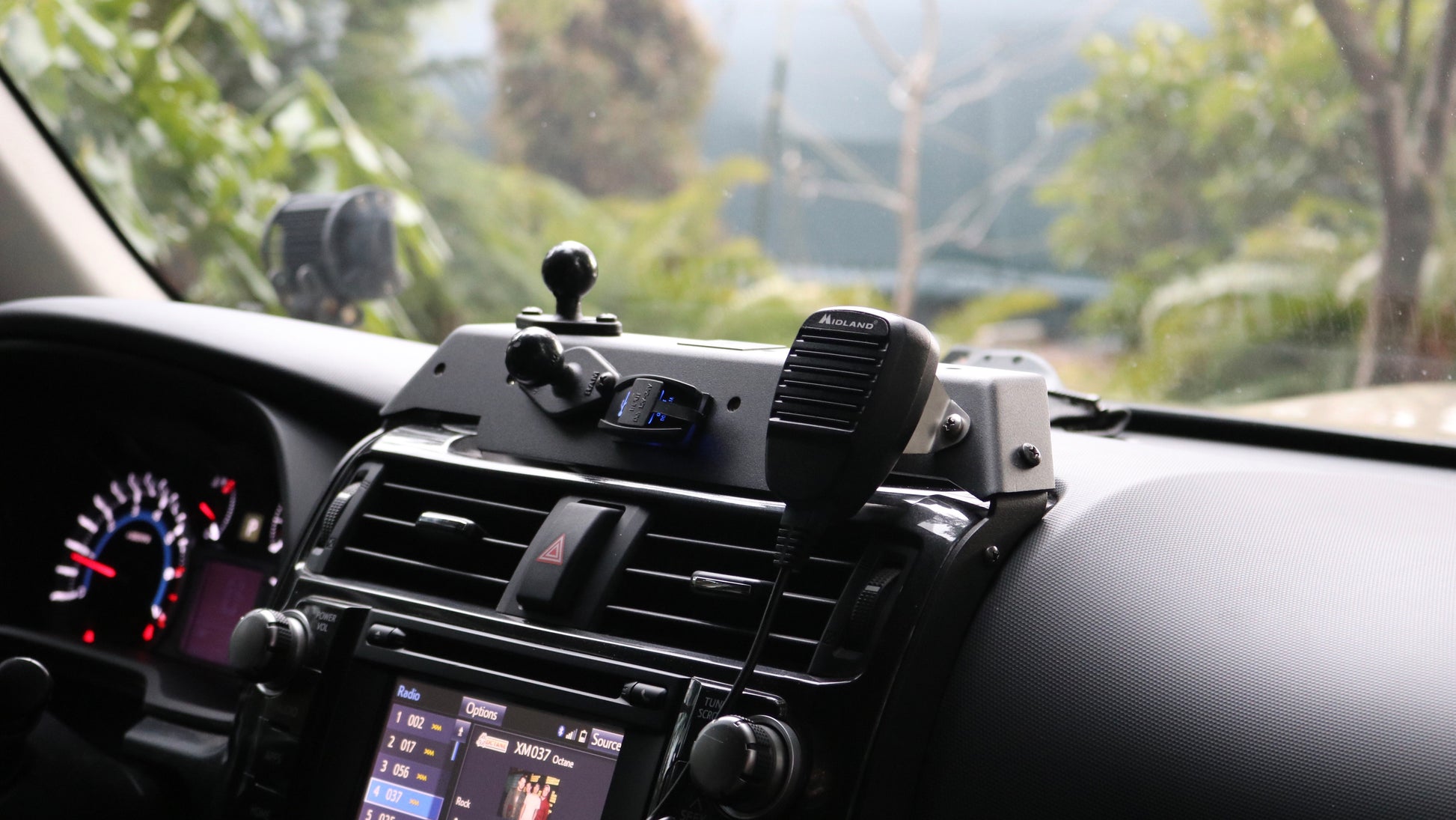 Toyota 4 Runner Dash Mount Powered Accessory Mount for 5th Gen, Passenger View